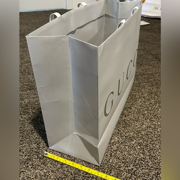 2023 Gucci Christmas Gift Bag - Picture 4 of 7